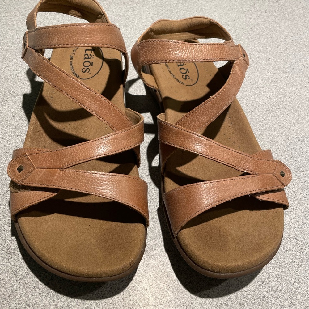 Taos Footwear Brown Sandals with Cushioned Footbed